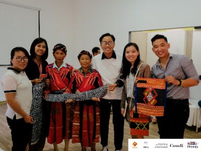 ETHNICITY CÙNG 'NÂNG CAO NĂNG LỰC CỘNG ĐỒNG' VÀ 'DỆT CÂU CHUYỆN MÌNH'