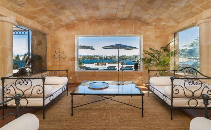 Impresionante villa en primera linea de mar 4