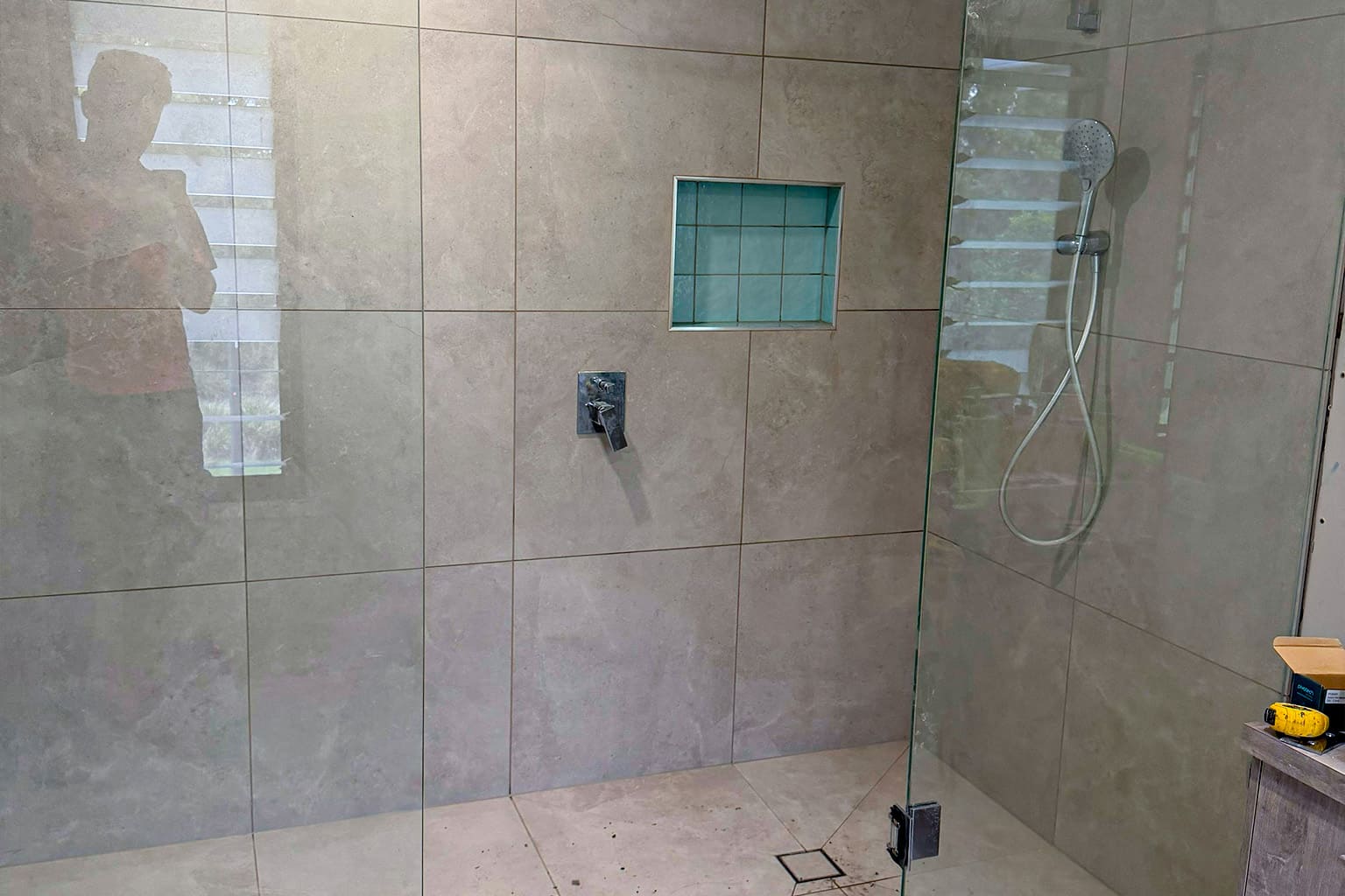 Featured • Bathroom • Wall