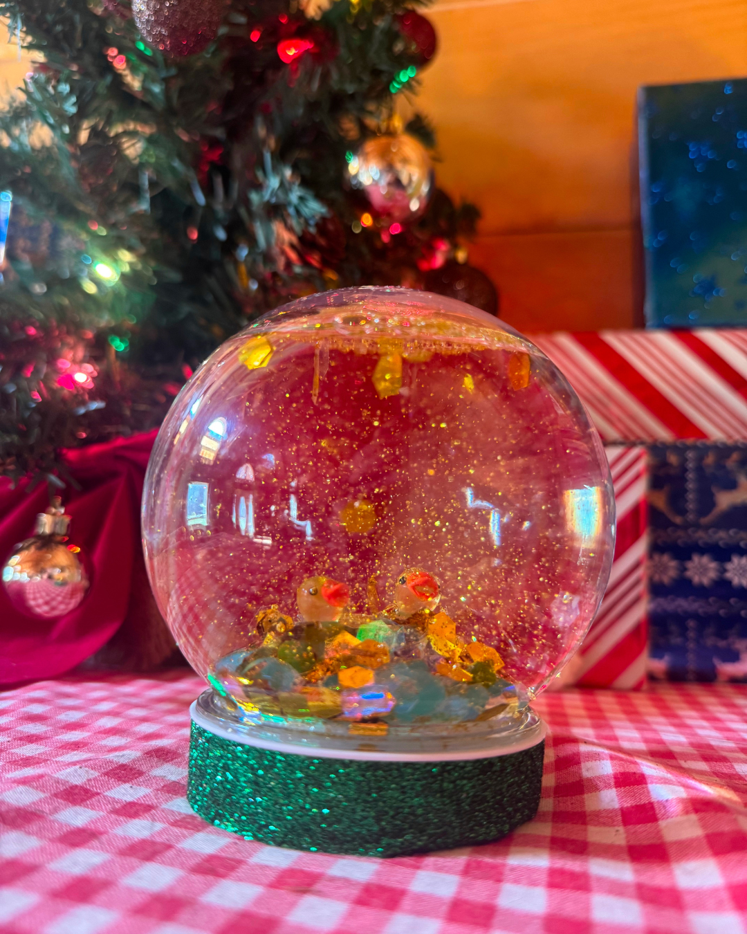 Decent Duck Snowglobe thumbnail 2