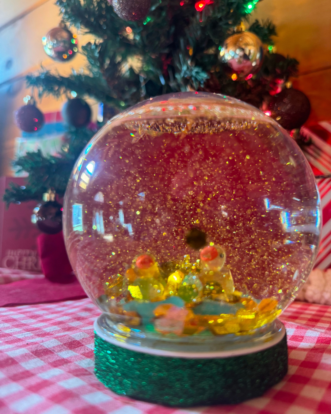 Decent Duck Snowglobe thumbnail 3