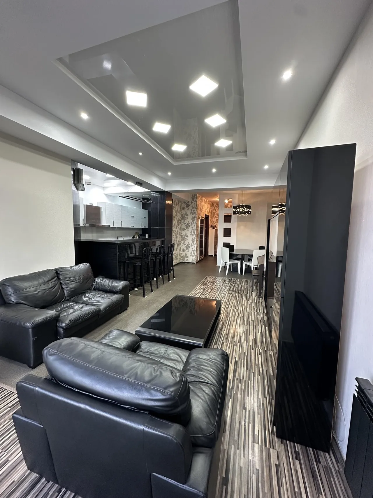 Parnavaz Mepe St, 140 · 98.8 m²