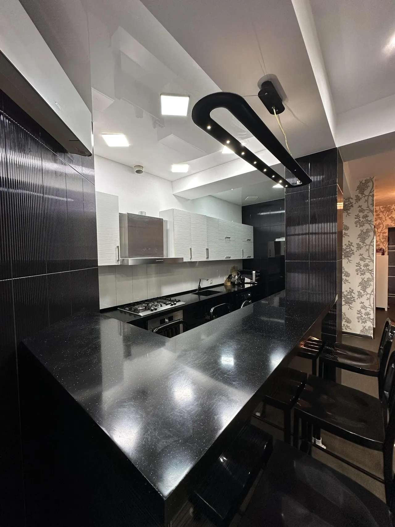 Parnavaz Mepe St, 140 · 98.8 m² · 4