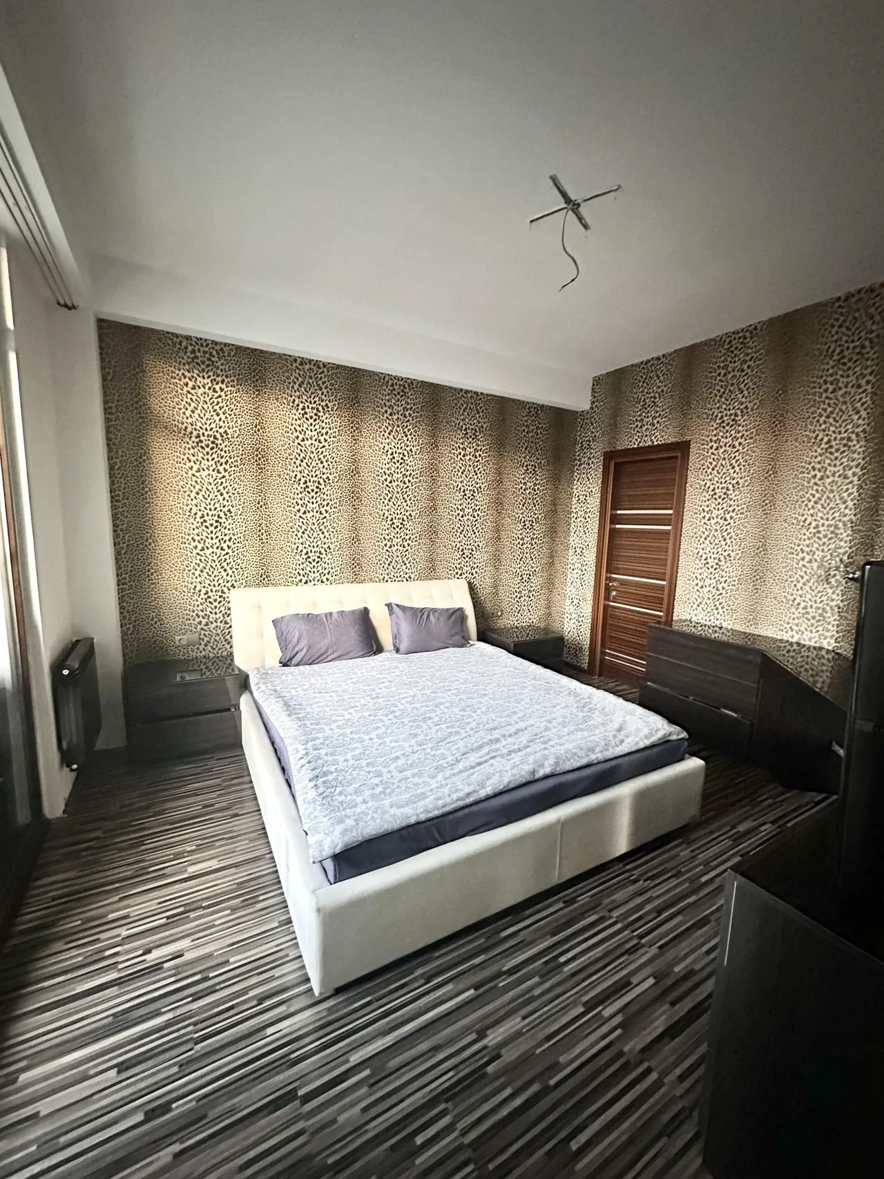 Parnavaz Mepe St, 140 · 98.8 m² · 10