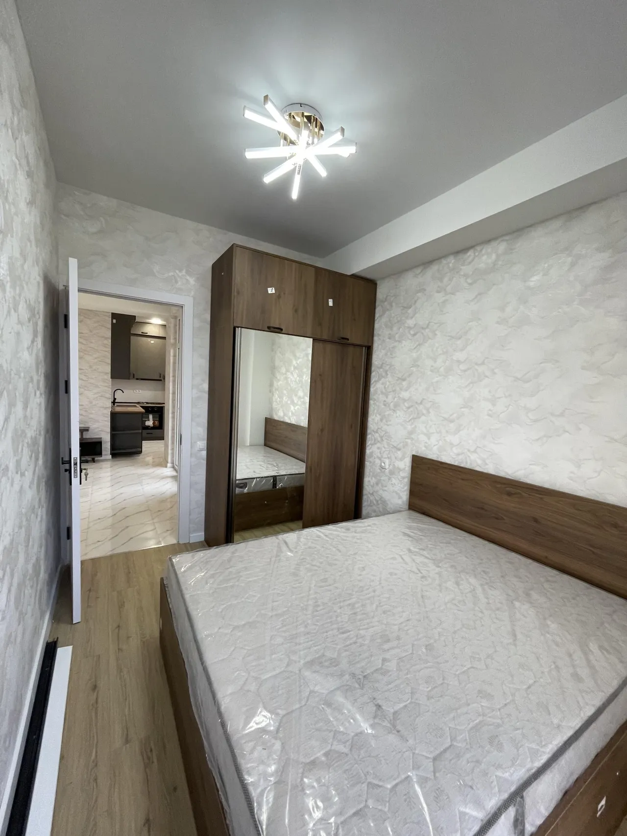 Ioseb and Leon Orbeli St, 62 · 53 m² · 8