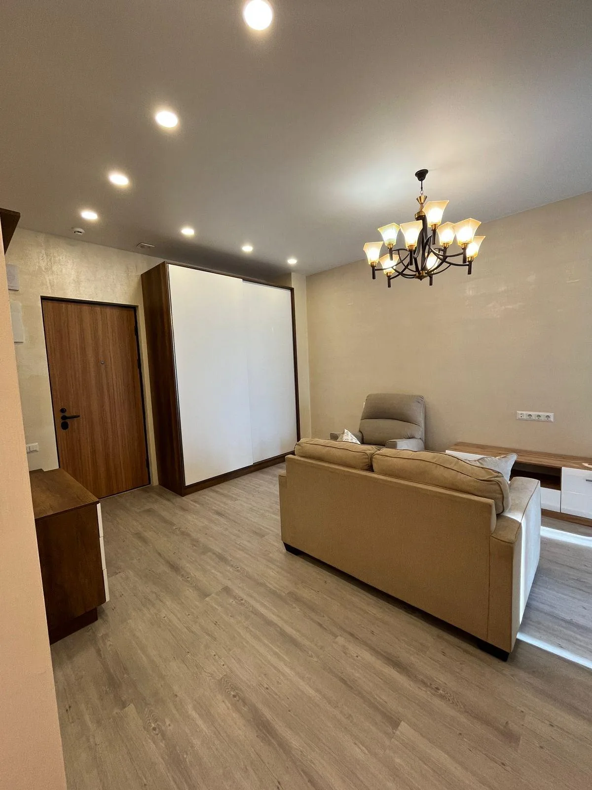 Alexander Pushkin St, 182 · 68.8 m² · 6/10