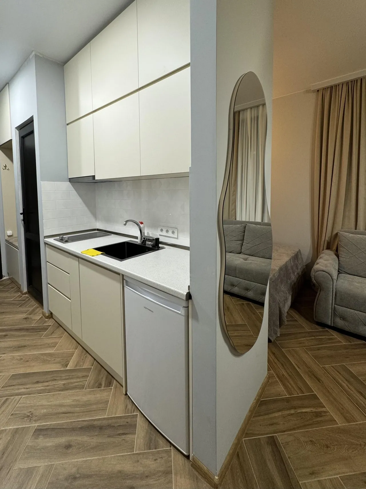Rejeb Nizharaadze St, 25 · 34 m² · 6