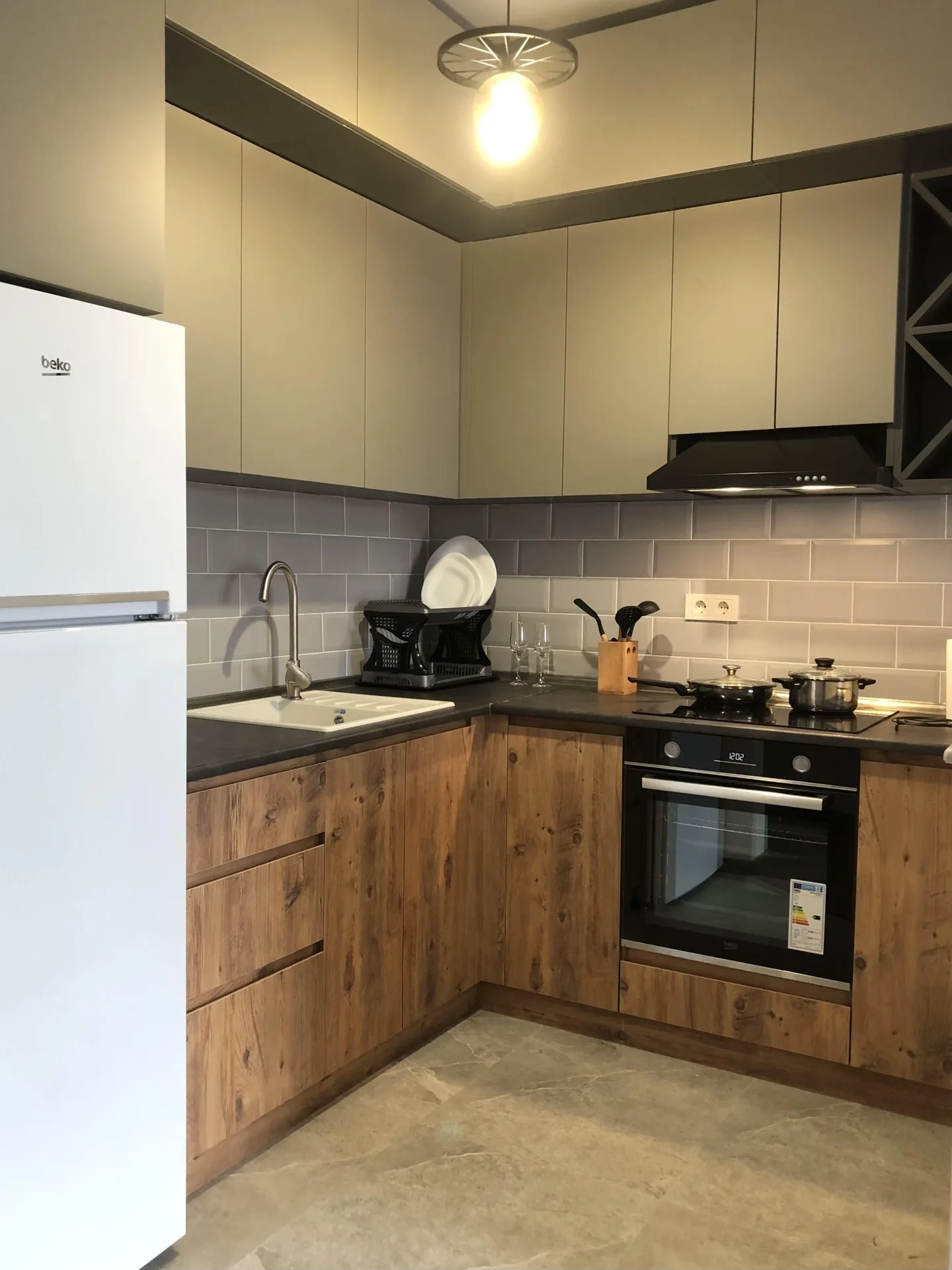 Noe Zhordania St, 19 · 148 m² · 6/12