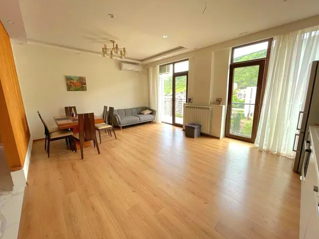 3-room, 89.9 m² · 5/10 floor