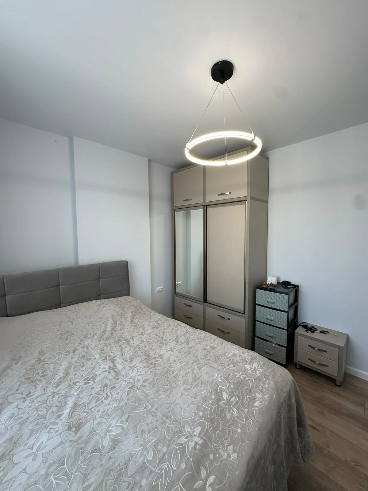 Airport Highway, 80a-80e · 73.3 m² · 6/12