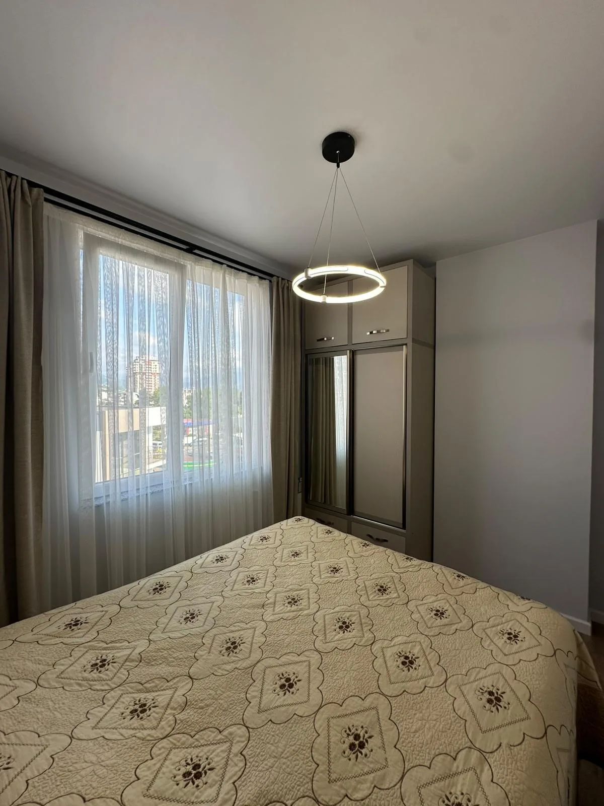 Airport Highway, 80a-80e · 73.3 m² · 9/12