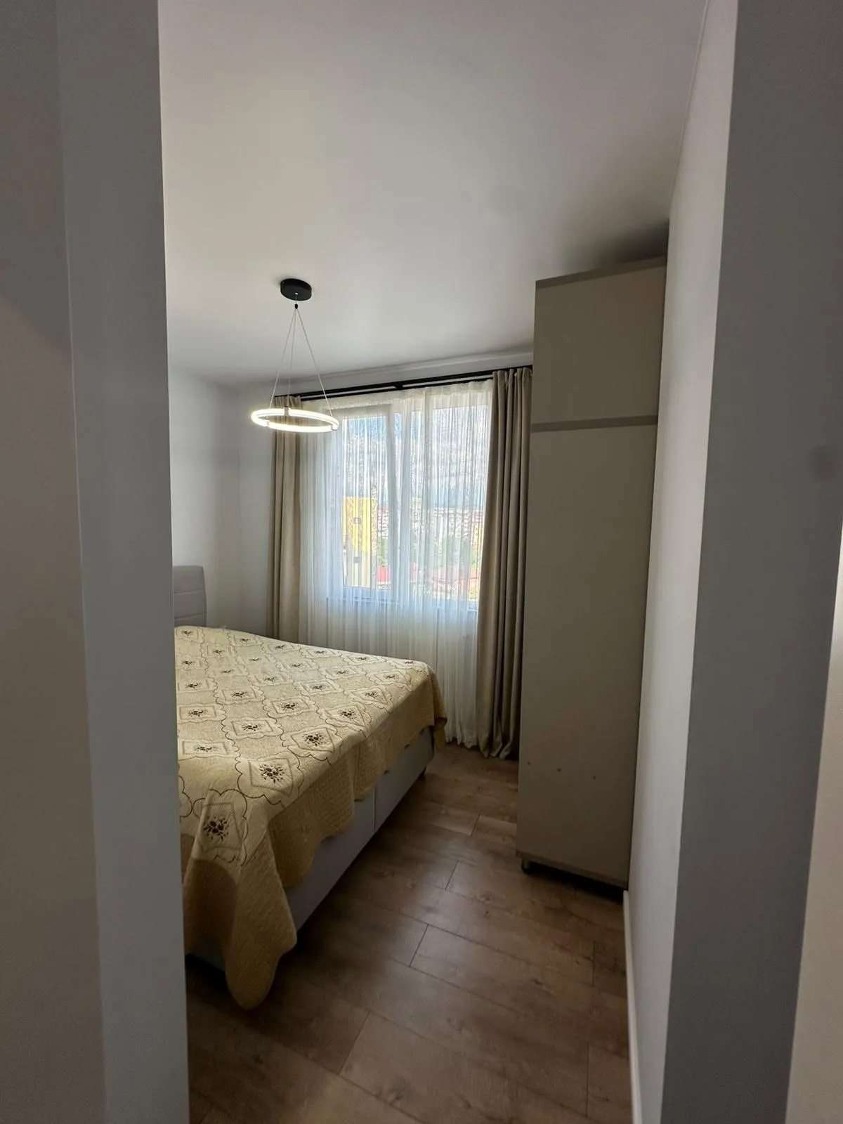 Airport Highway, 80a-80e · 73.3 m² · 11
