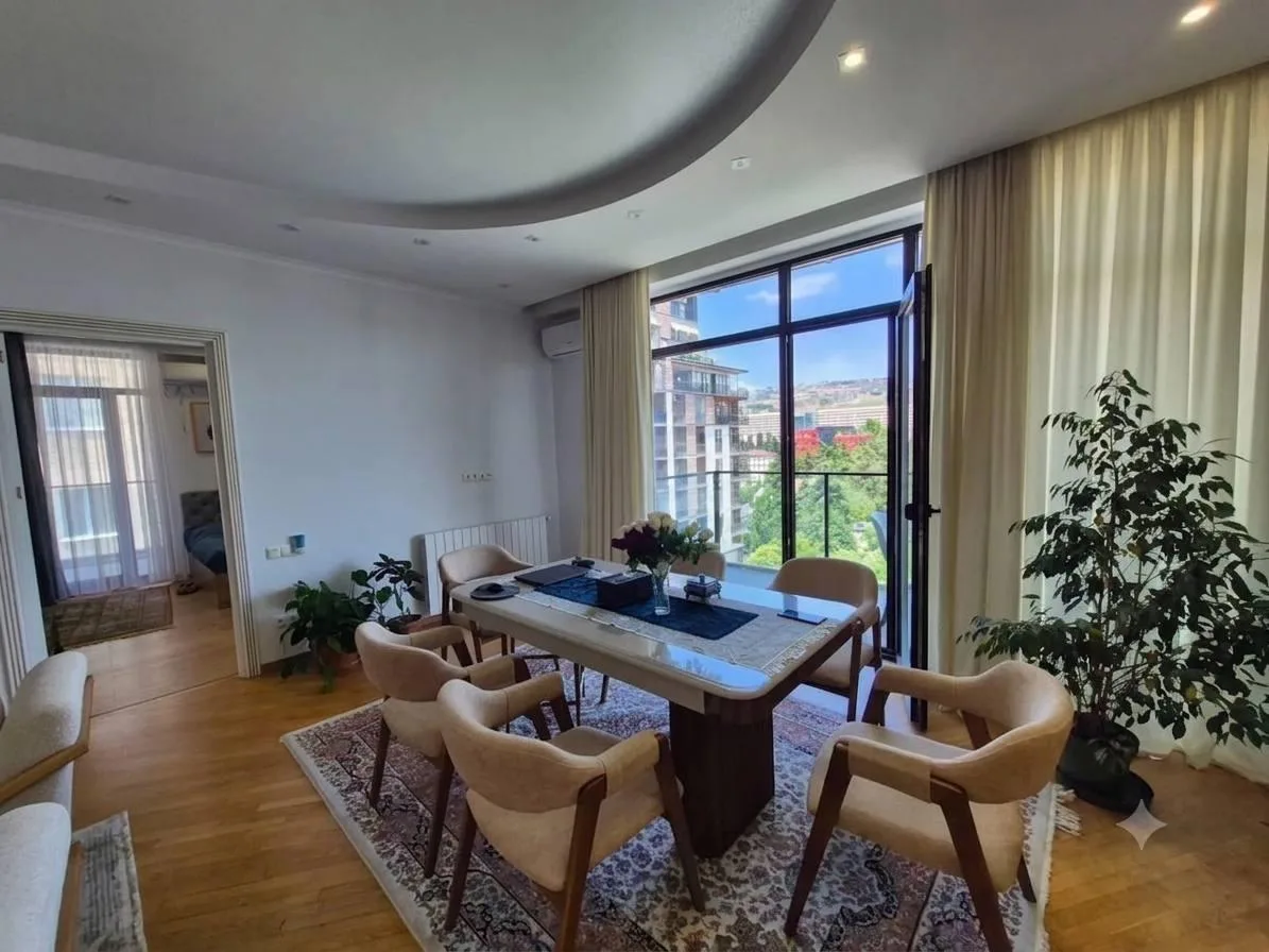 Mikheil Burdzgla St, 20 · 150 m² · 6/10