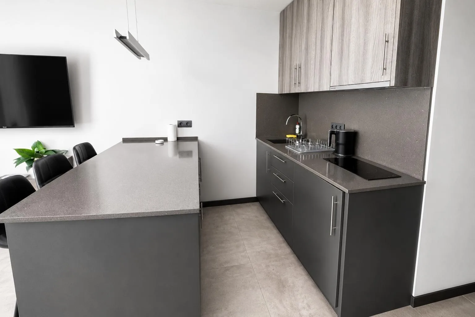 Lech and Maria Kaczynski St, 8 · 39 m² · 4/9
