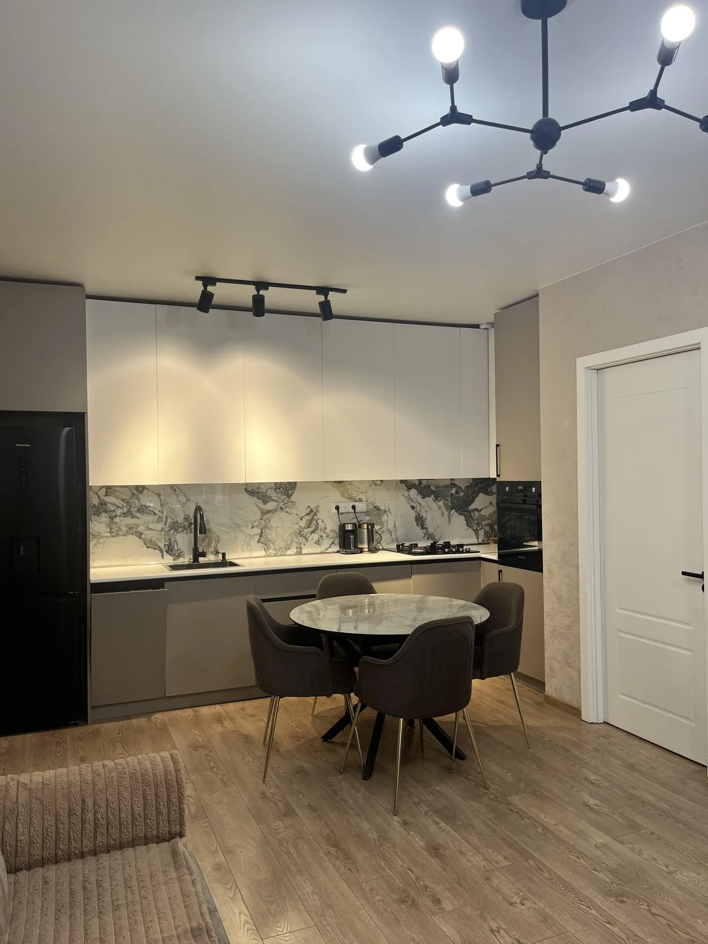 Moscow Ave, 12 · 65 m² · 2/5