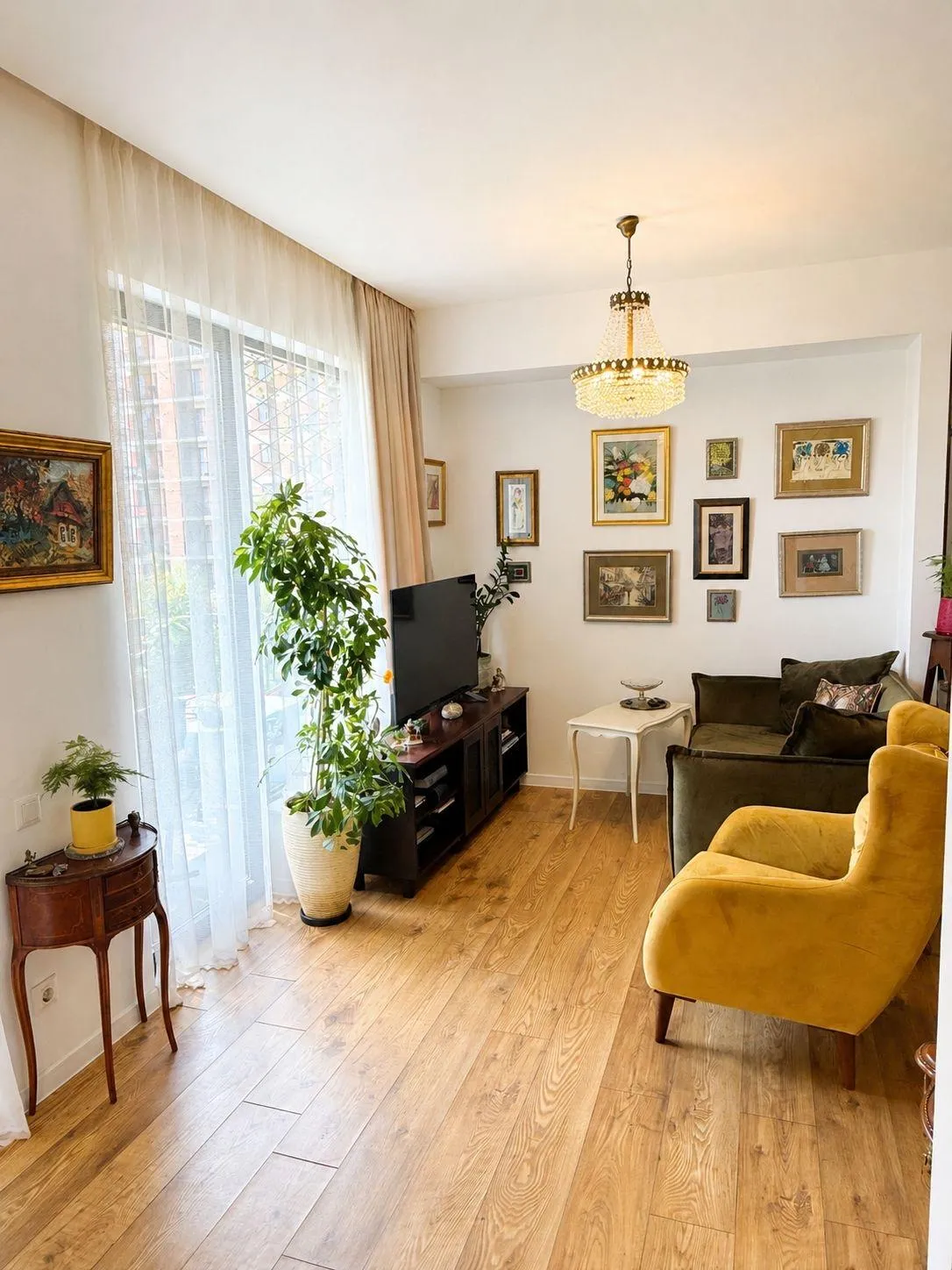 University Street, 46/7-10 · 80 m² · 3