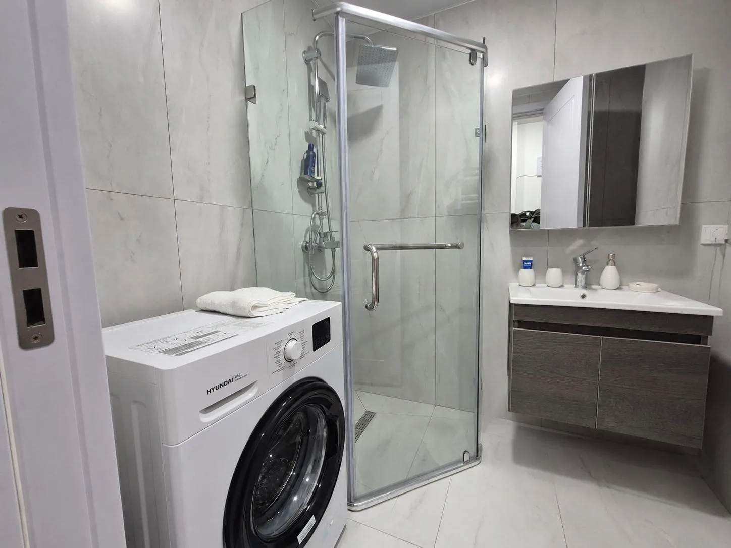 Rejeb Nizharaadze St, 20 · 40 m² · 5/11