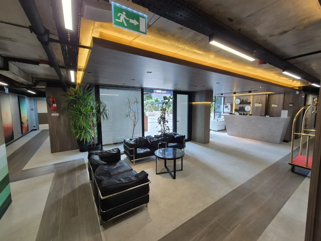 Rejeb Nizharaadze St, 20 · 40 m² · 8/11