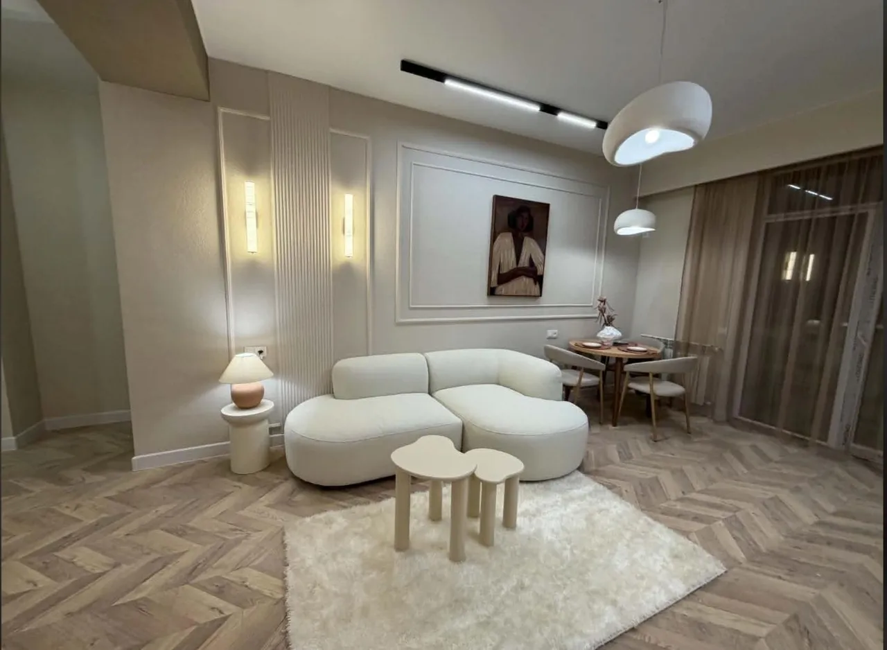 Zhiuli Shartava St, 43 · 67 m²