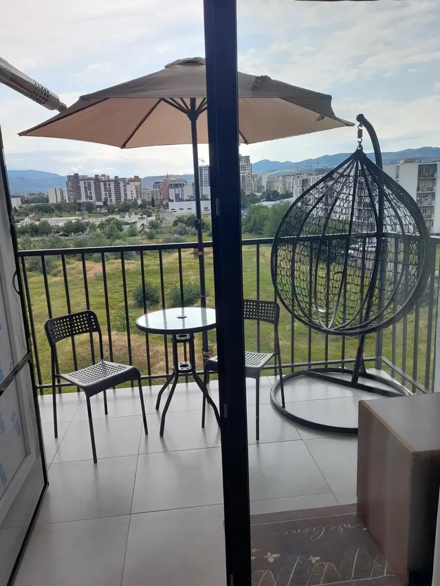 Givi Zhvania St, 23 · 70 m²