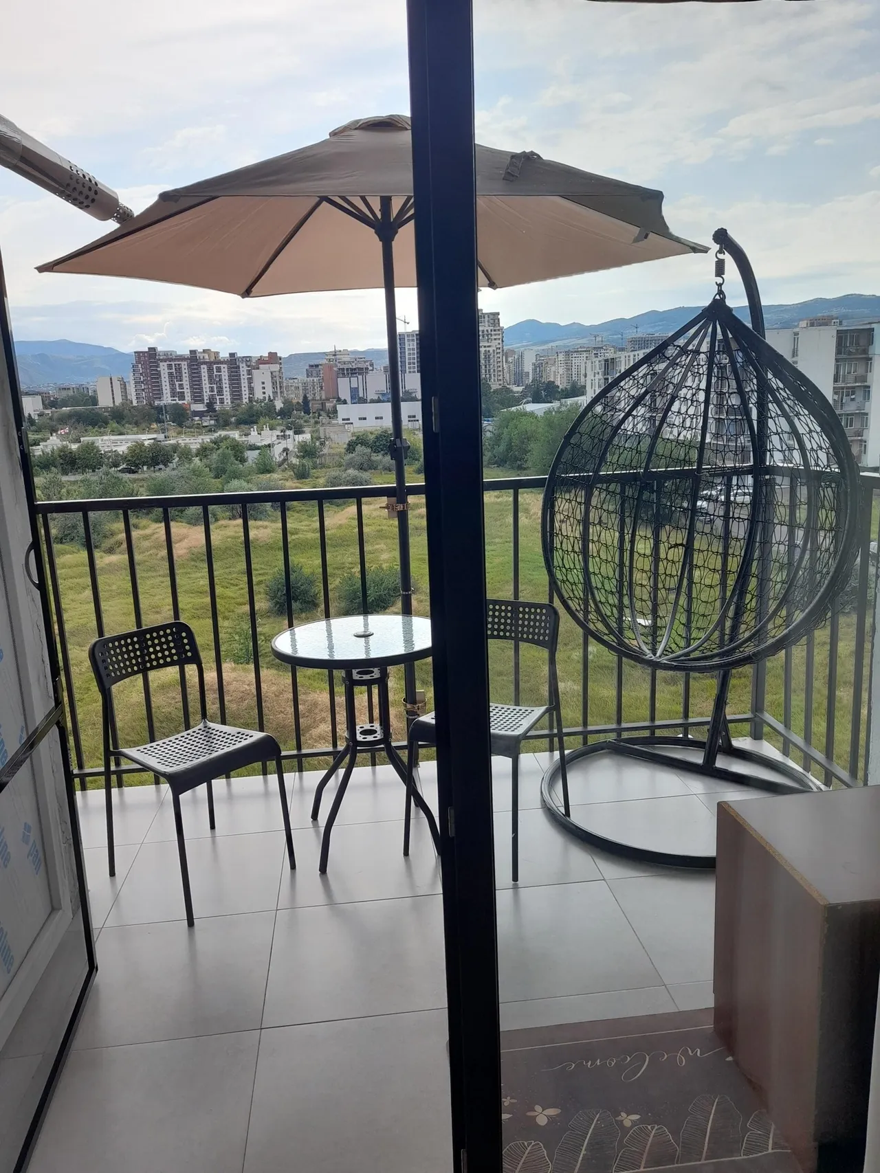 Givi Zhvania St, 23 · 70 m²
