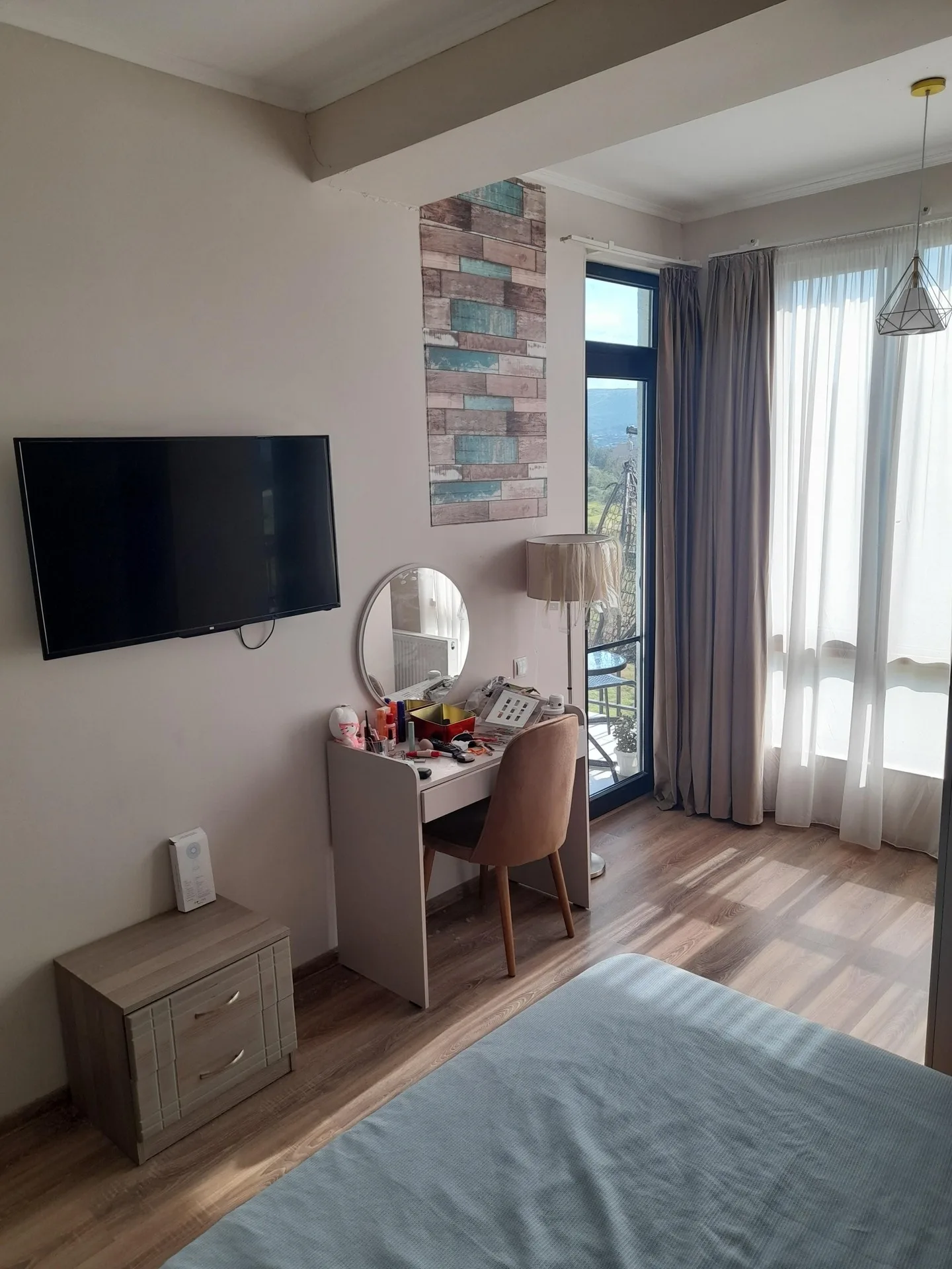 Givi Zhvania St, 23 · 70 m² · 8/12