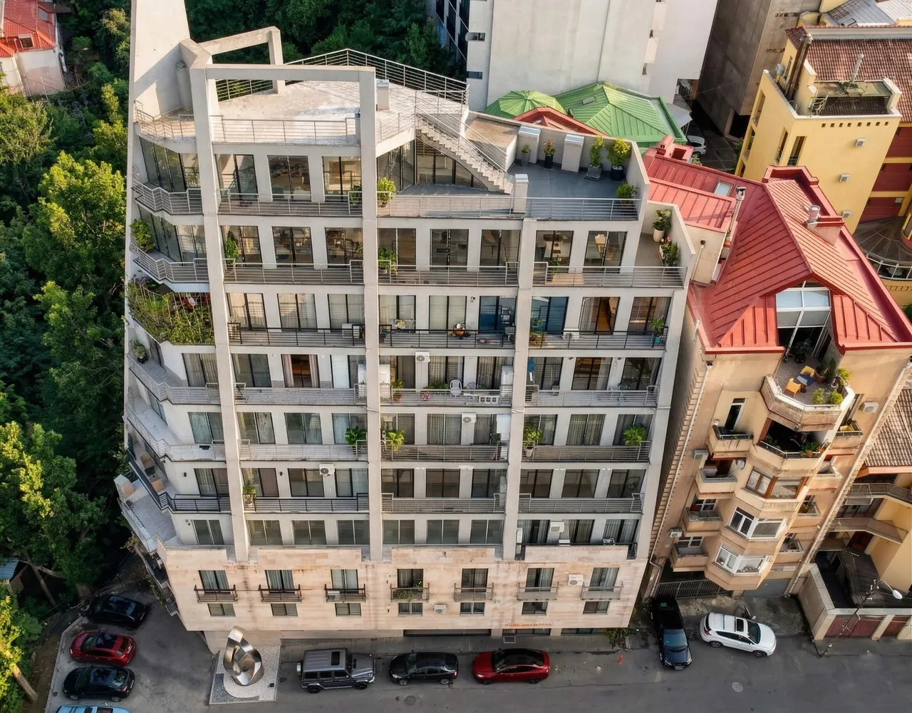 Nino Ramishvili St, 5g · 345 m²
