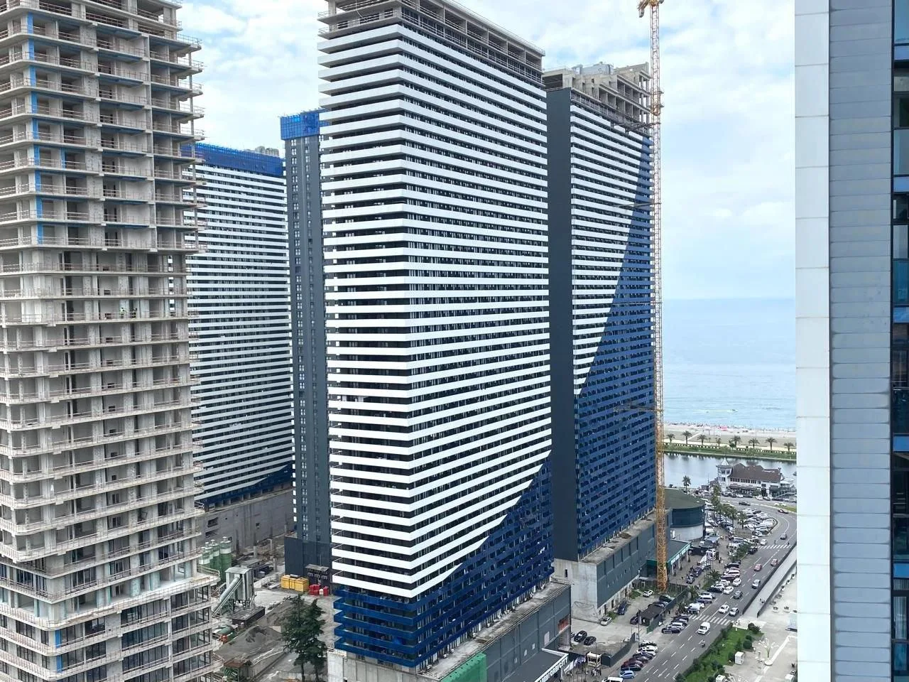 Zhiuli Shartava Ave, 10 · 42 m² · 4/12