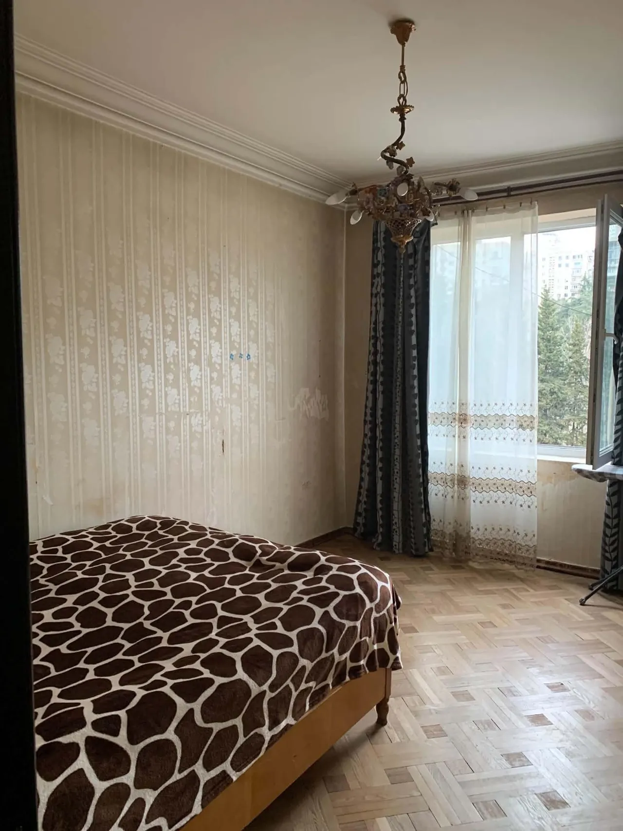 Besarion Zhghenti St, 63 · 95 m² · 5