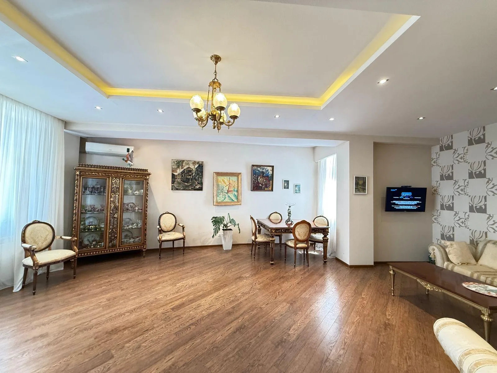 Levan Mikeladze St, 19 · 150 m² · 1/12