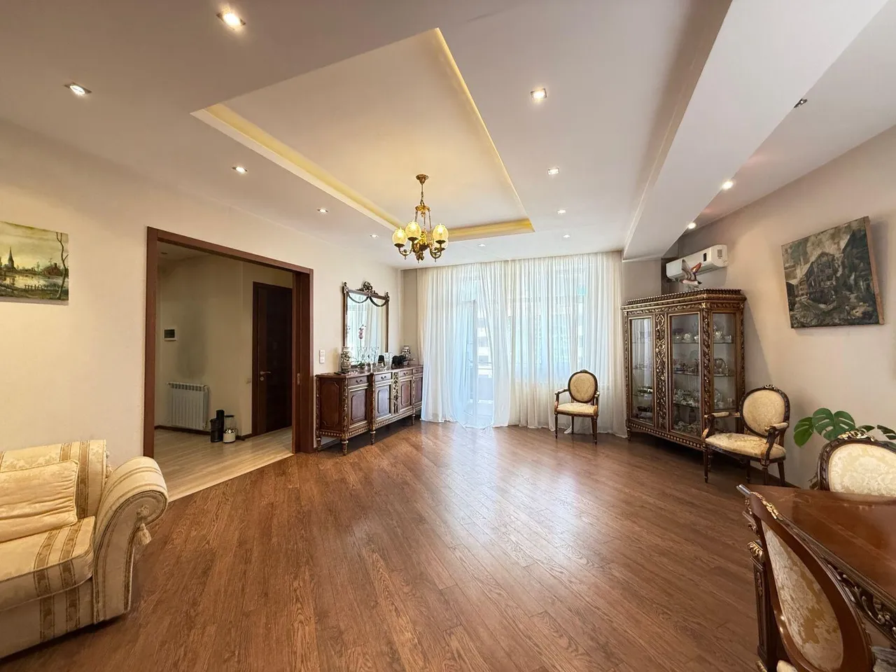 Levan Mikeladze St, 19 · 150 m² · 2