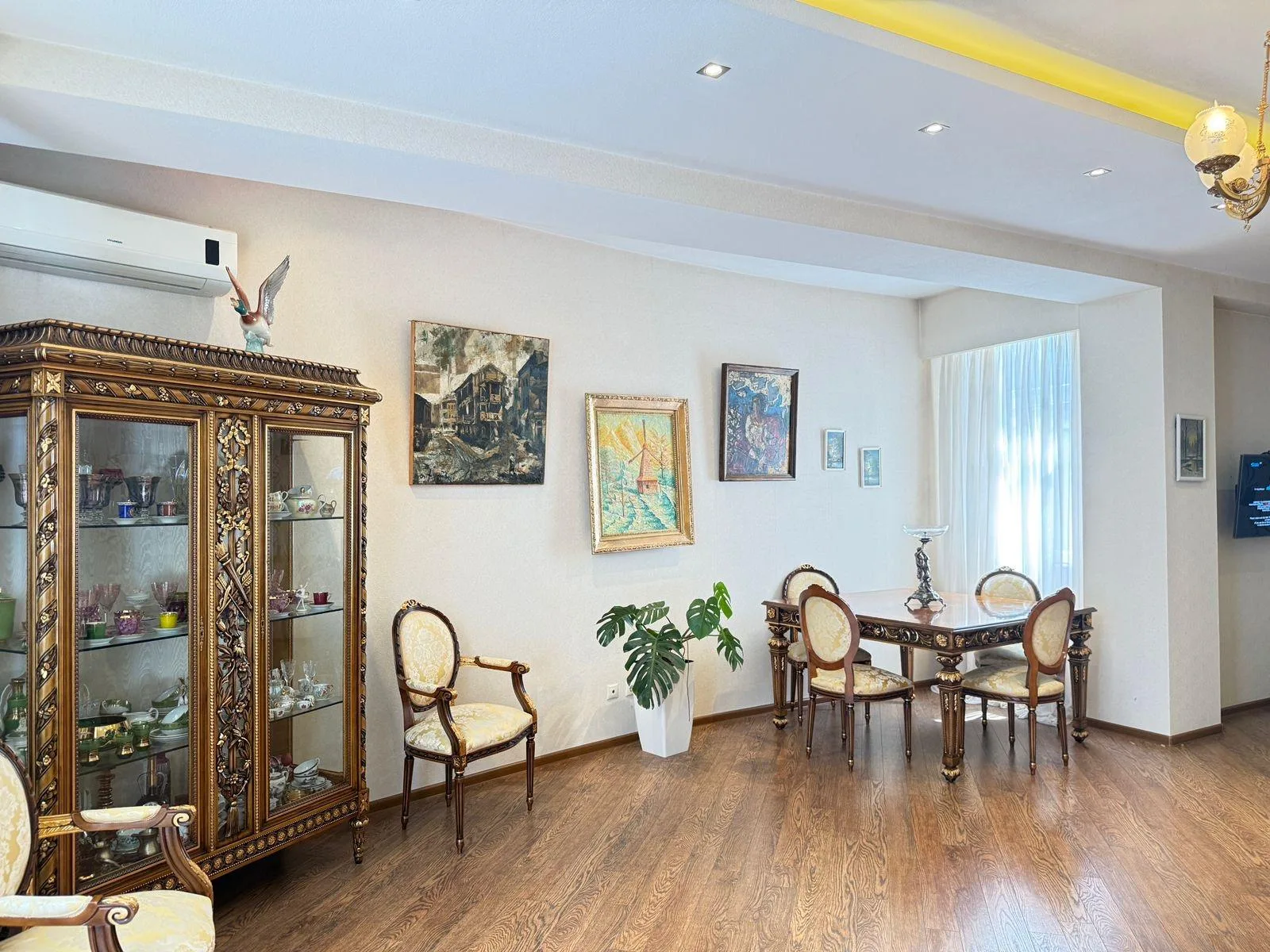 Levan Mikeladze St, 19 · 150 m² · 3/12
