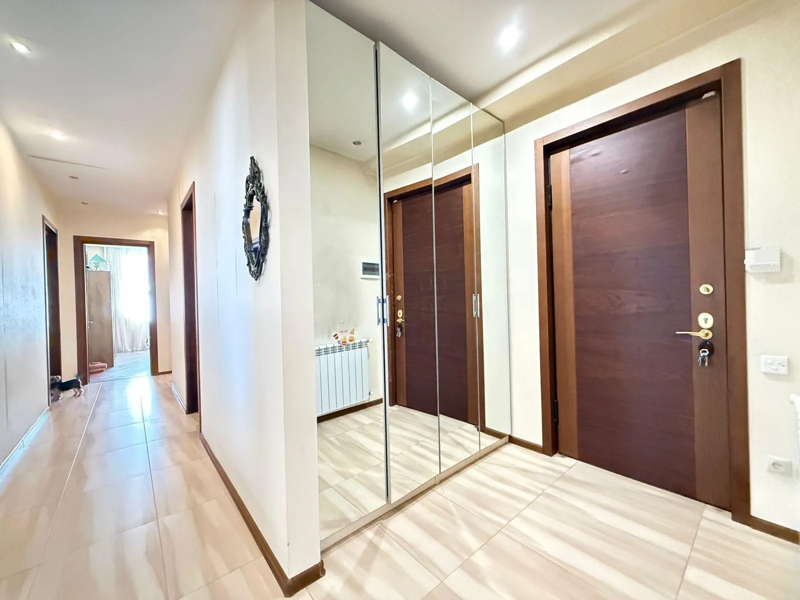 Levan Mikeladze St, 19 · 150 m² · 5/12