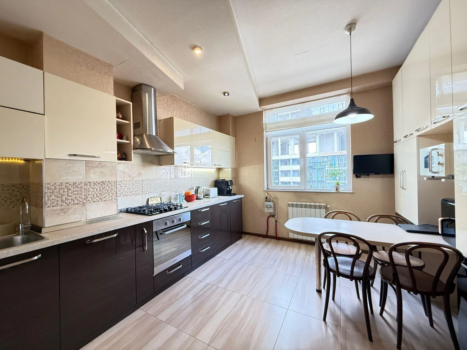 Levan Mikeladze St, 19 · 150 m² · 6/12