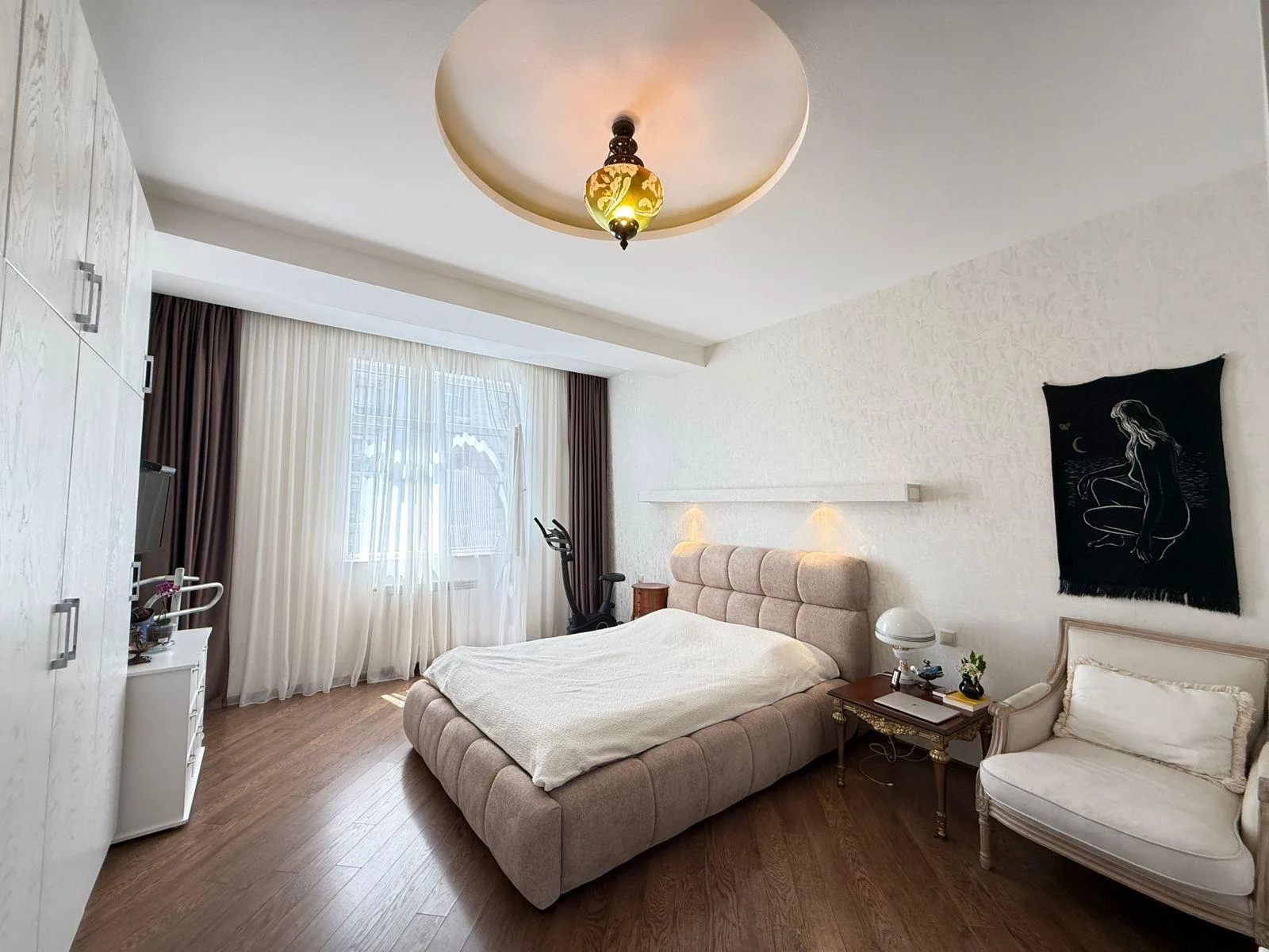 Levan Mikeladze St, 19 · 150 m² · 8/12