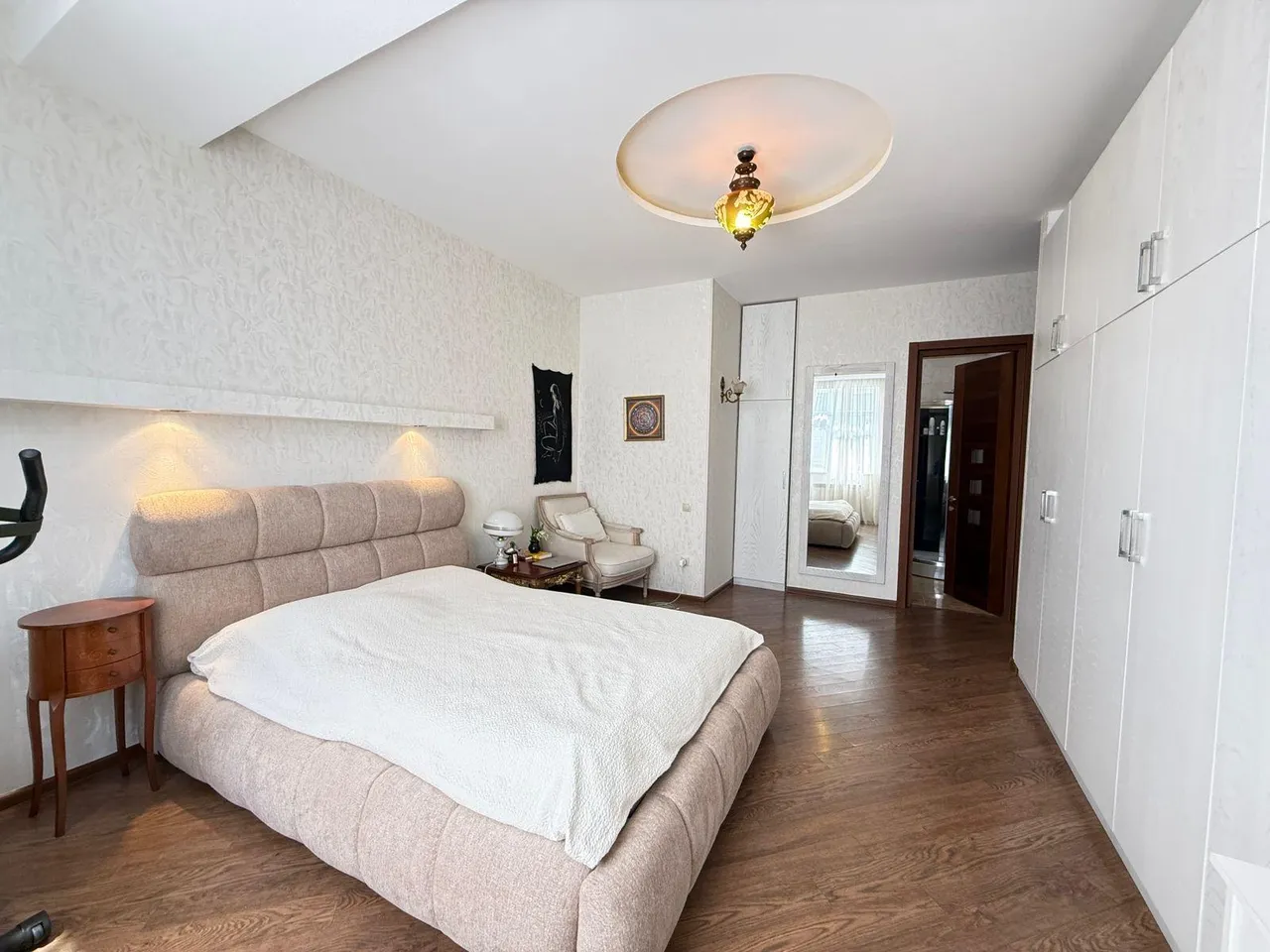 Levan Mikeladze St, 19 · 150 m² · 9
