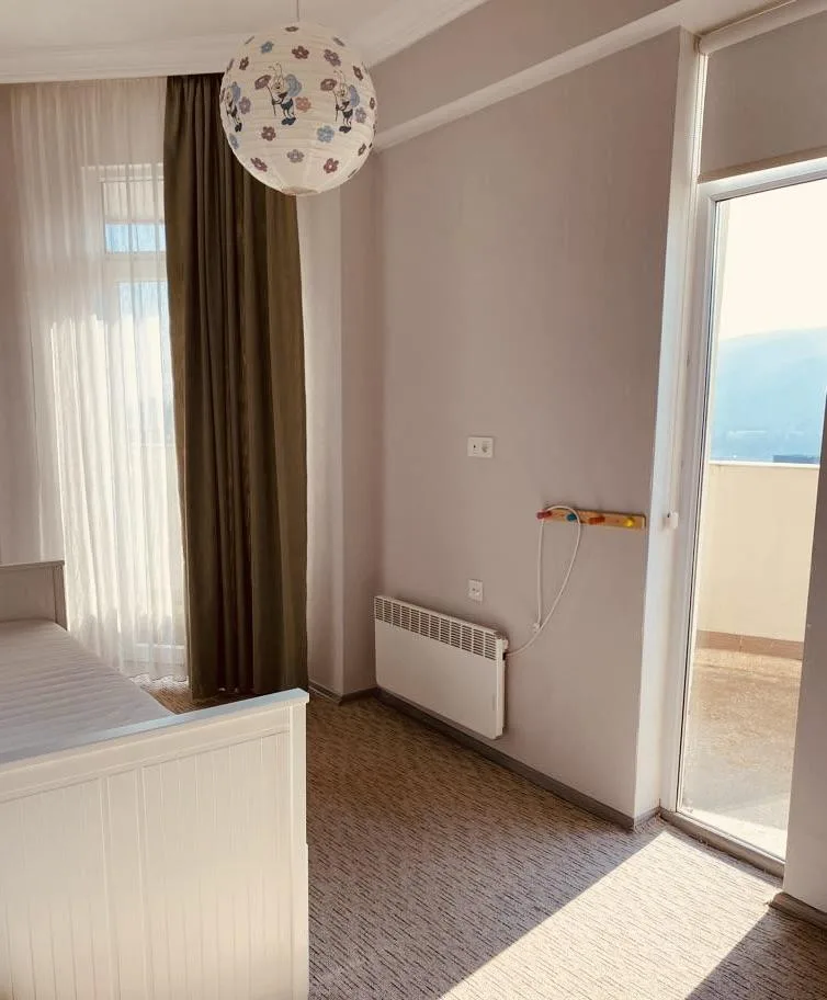 Beri Gabriel Salosi Ave, 48e · 207.9 m² · 12/12