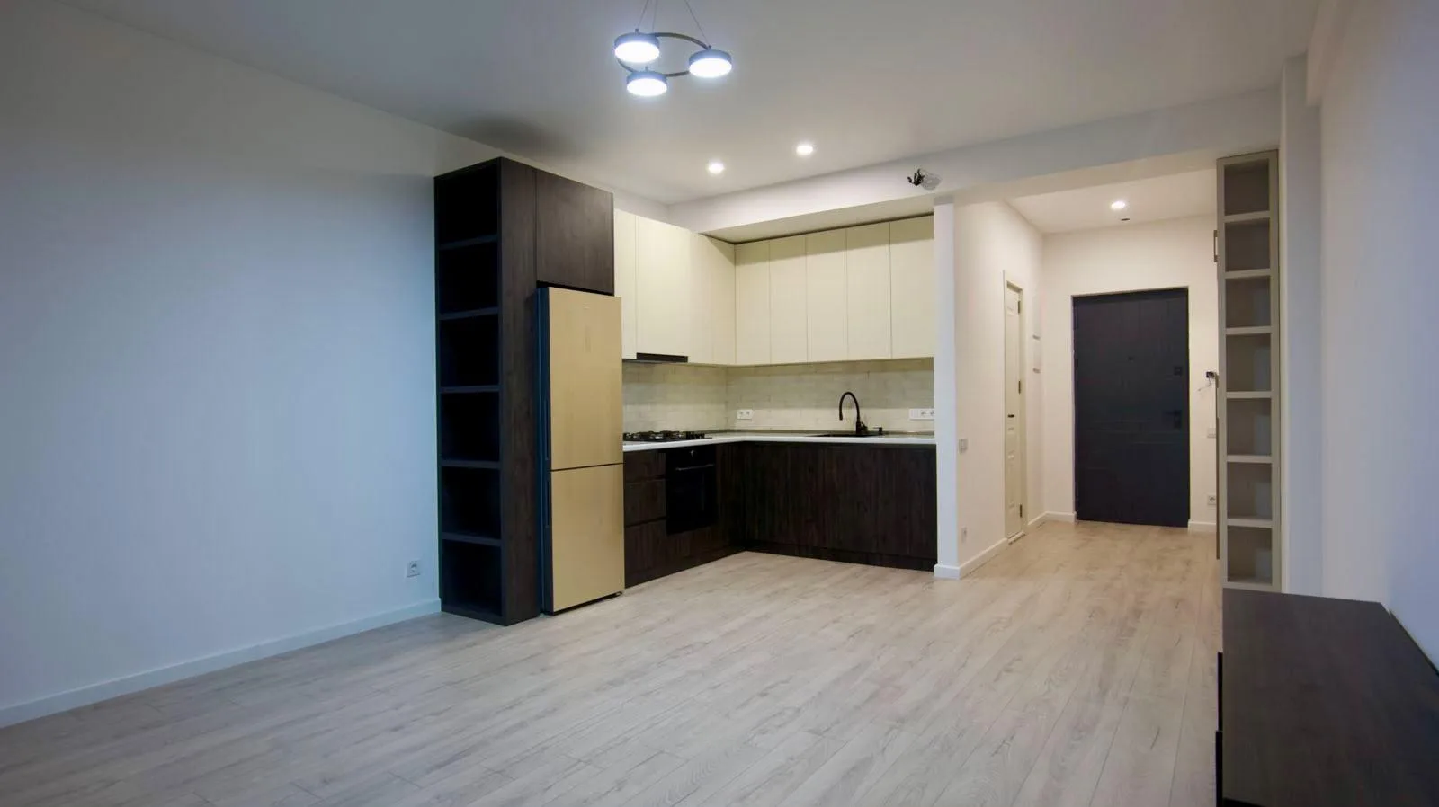 Dzotsi St, 2 · 56 m² · 1/10