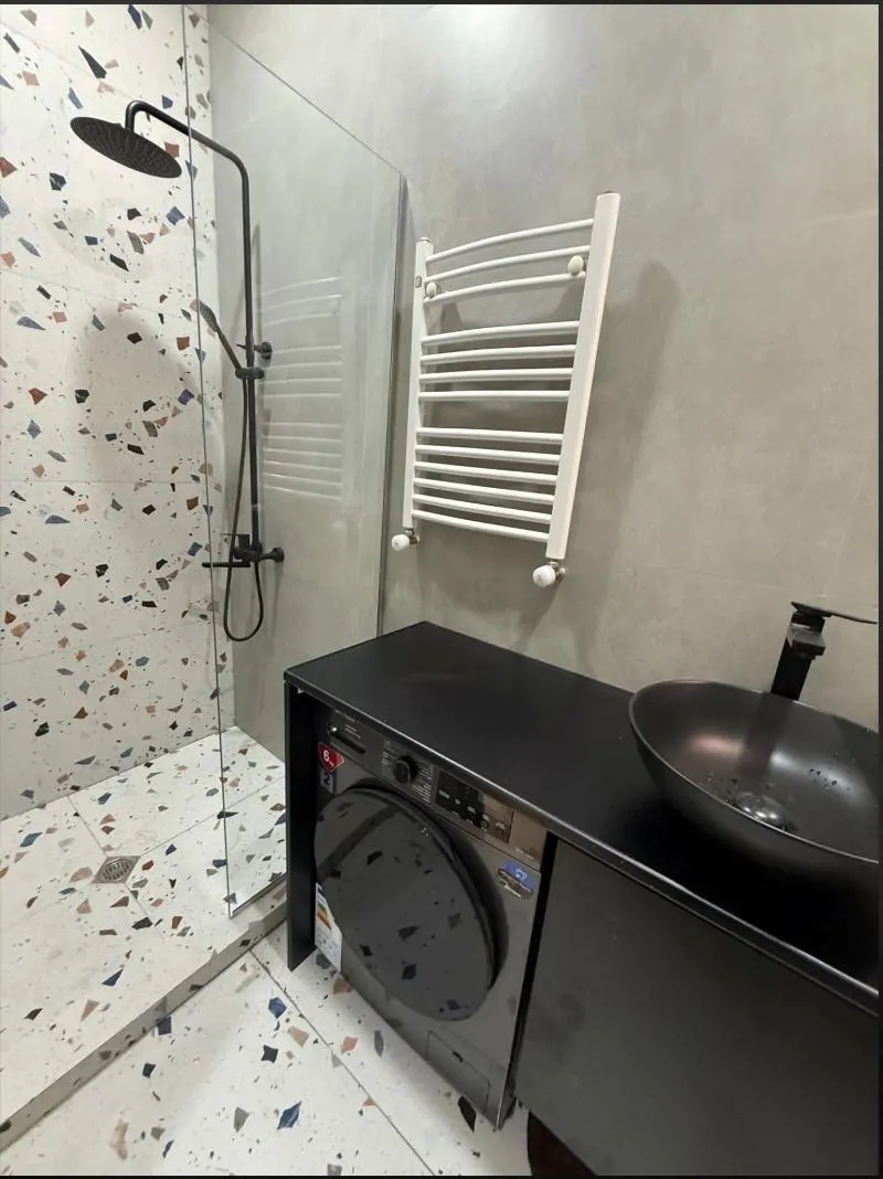 Andria Apakidze St, 5 · 48 m² · 6