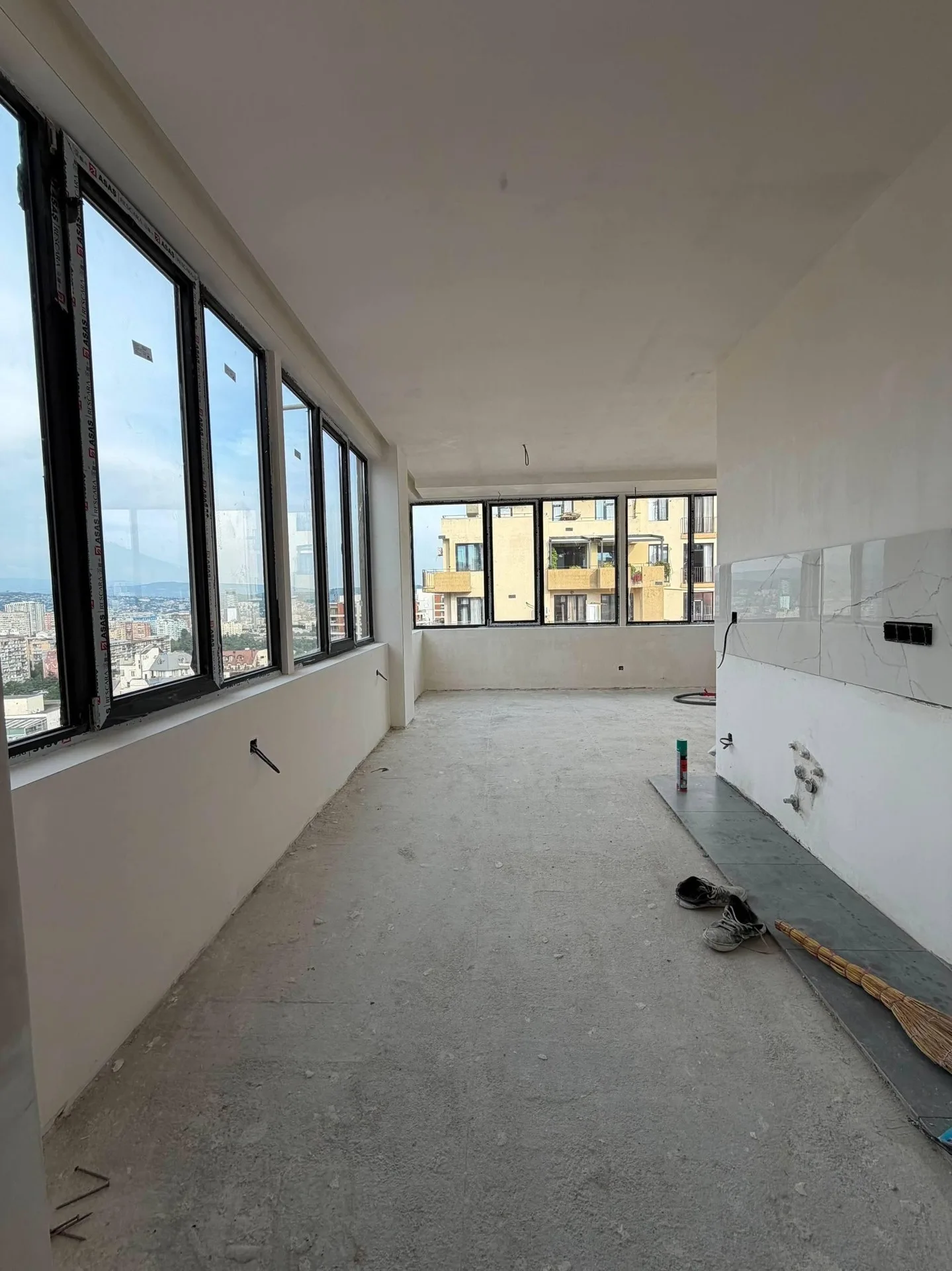 Ilia Chavchavadze Ave, 27 · 81 m² · 2/9