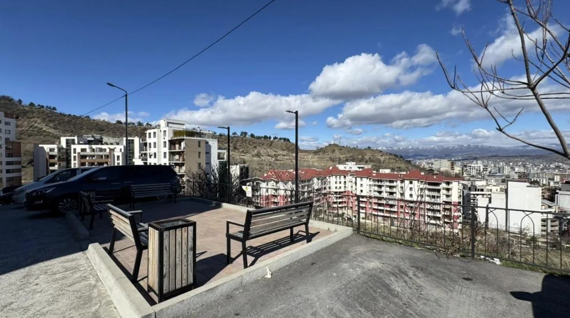 Nino Zhvania St, 73 · 134 m² · 6/12