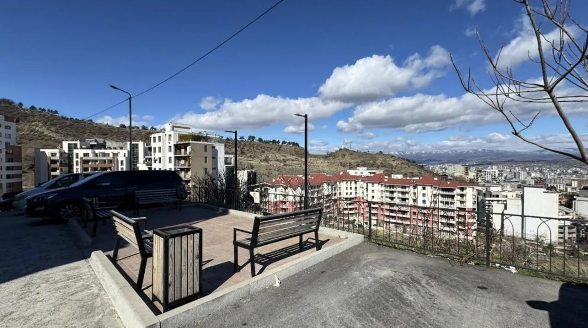 Nino Zhvania St, 73 · 134 m² · 6