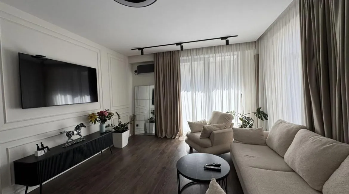 Nino Zhvania St, 73 · 134 m² · 8
