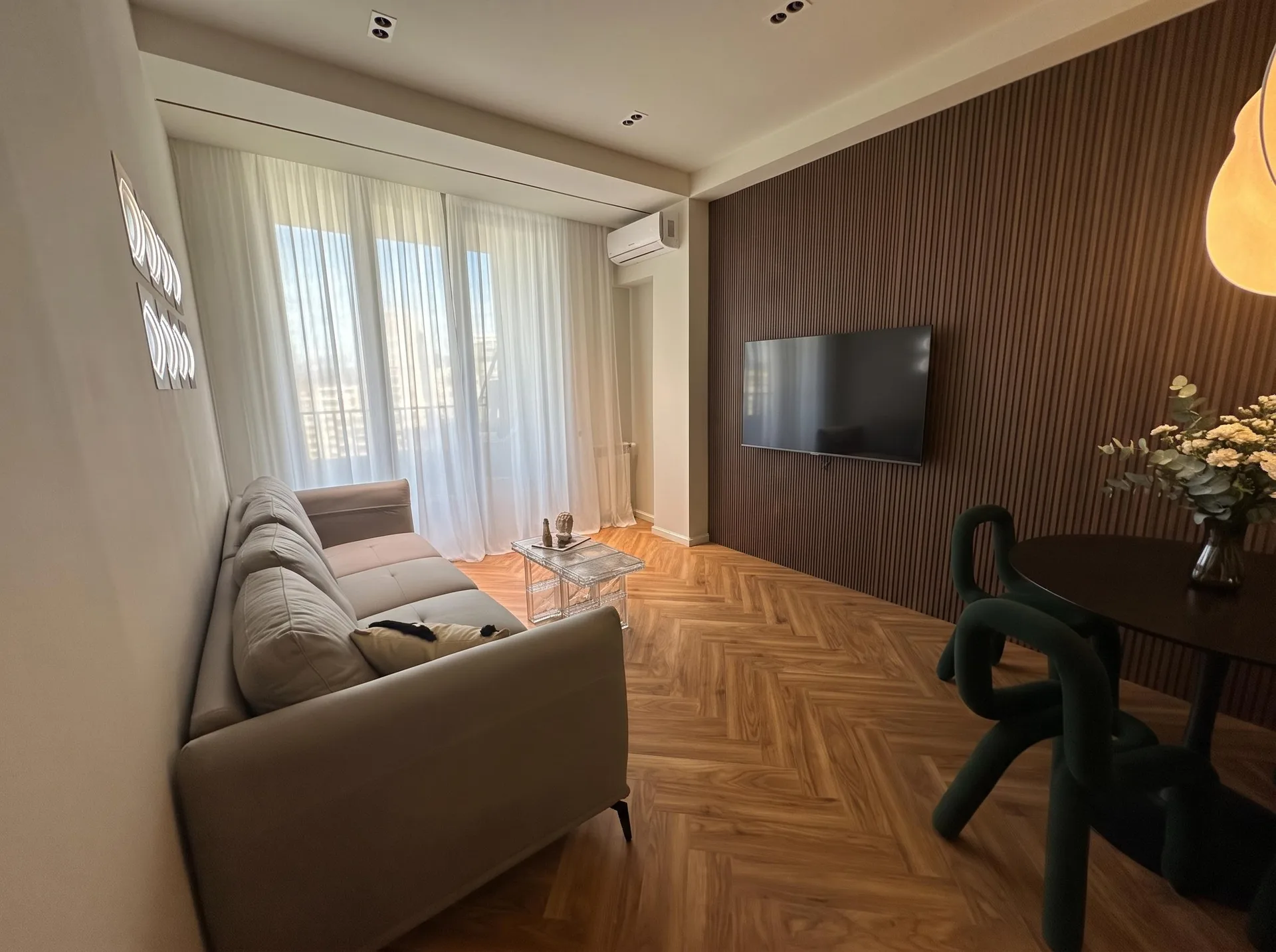 Vakhtang Gorgasali St, 61 · 52.2 m² · 3/12