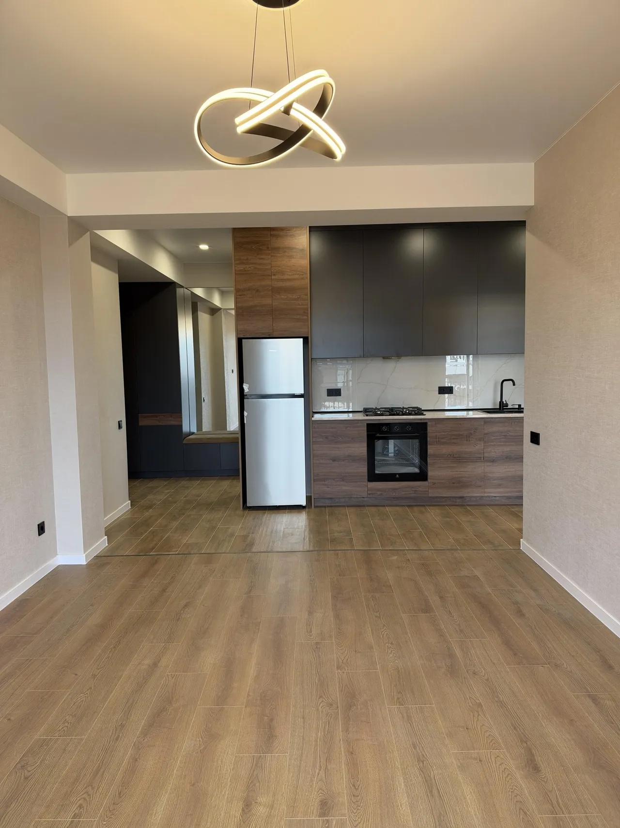 Nino Abashidze-Orbeliani St · 68 m² · 7