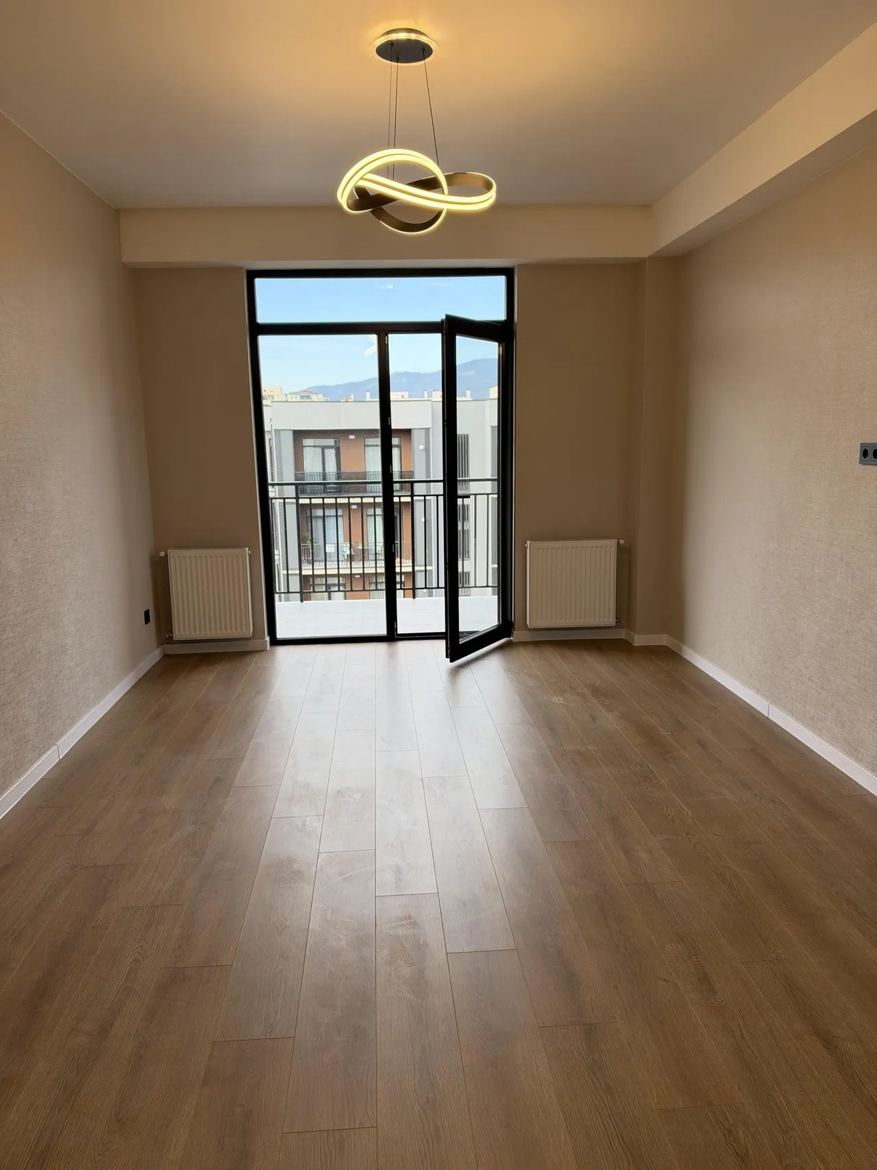 Nino Abashidze-Orbeliani St · 68 m² · 8