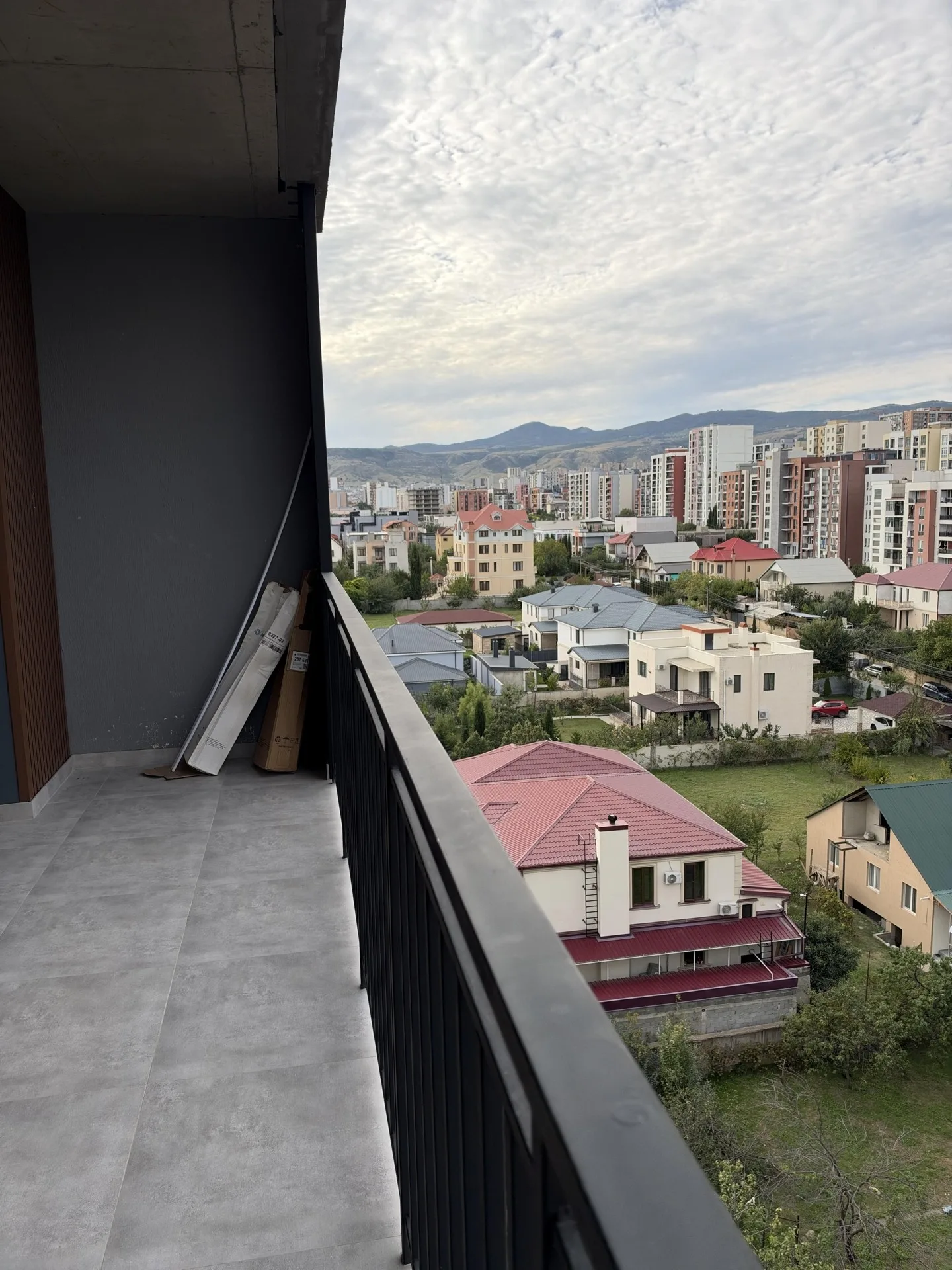 Nino Abashidze-Orbeliani St · 68 m² · 9/10