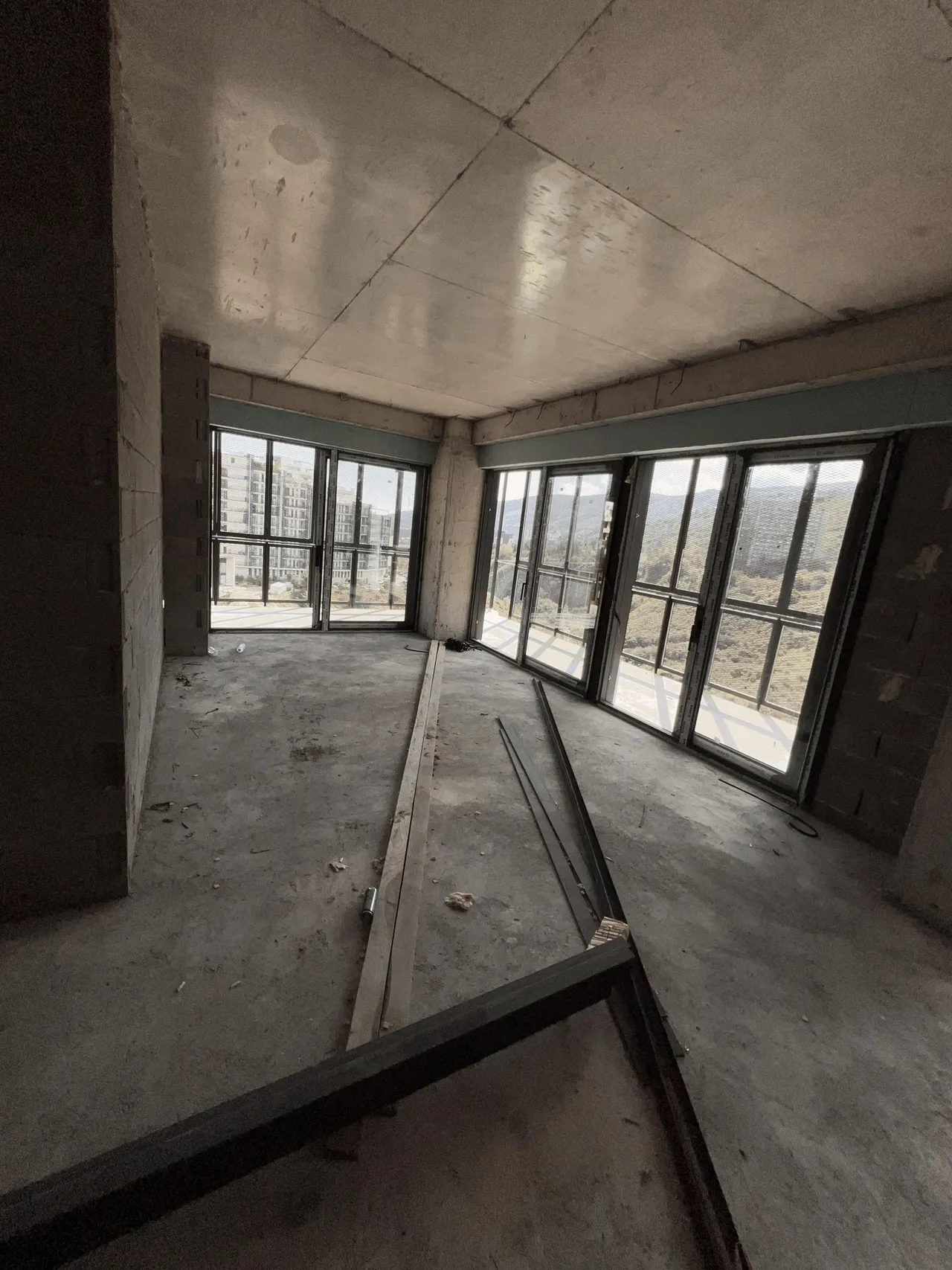 Universiteti St, 24, Giorgi Danelia St, 2, 4, 6, 8 · 127 m² · 2