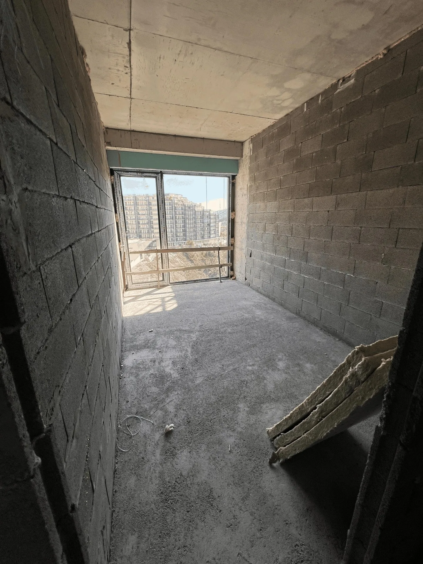 Universiteti St, 24, Giorgi Danelia St, 2, 4, 6, 8 · 127 m² · 9/12