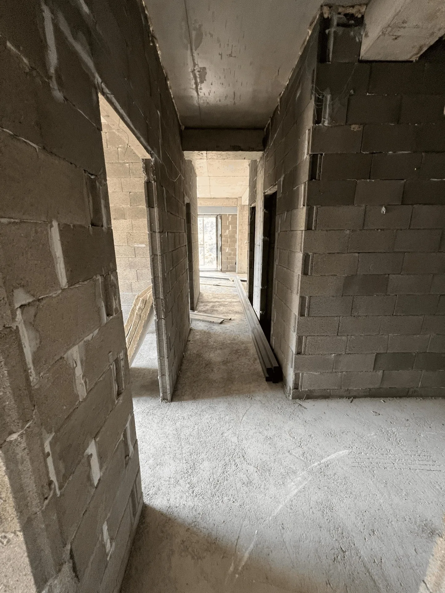 Universiteti St, 24, Giorgi Danelia St, 2, 4, 6, 8 · 127 m² · 11/12